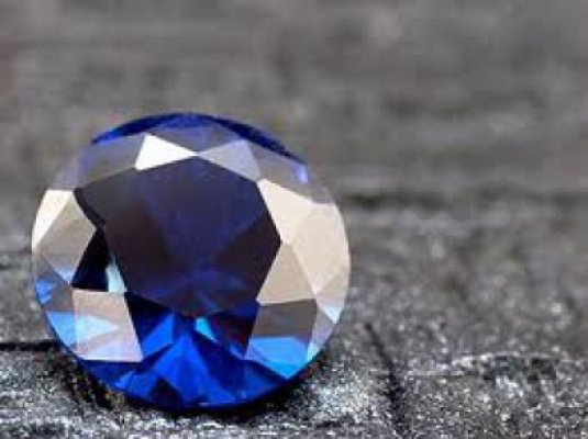Un diamant albastru rar ar putea doborî recordul de 35 de mil. de dolari pe piaţa de profil